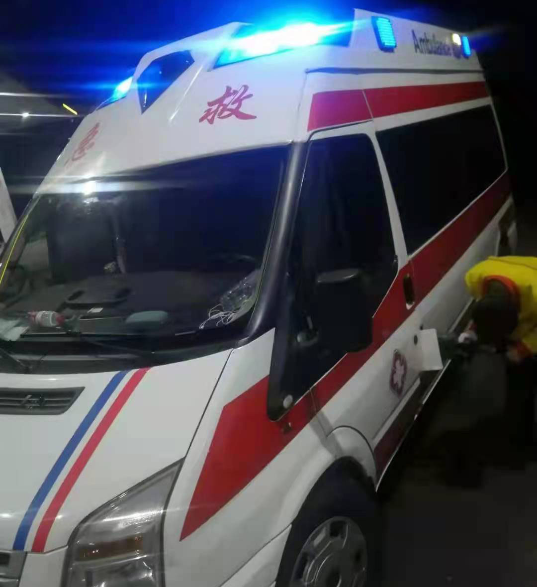 清城区专业救护车出租